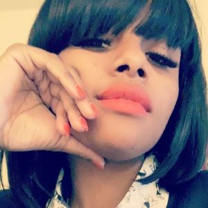 Meet your Posher, Racquel